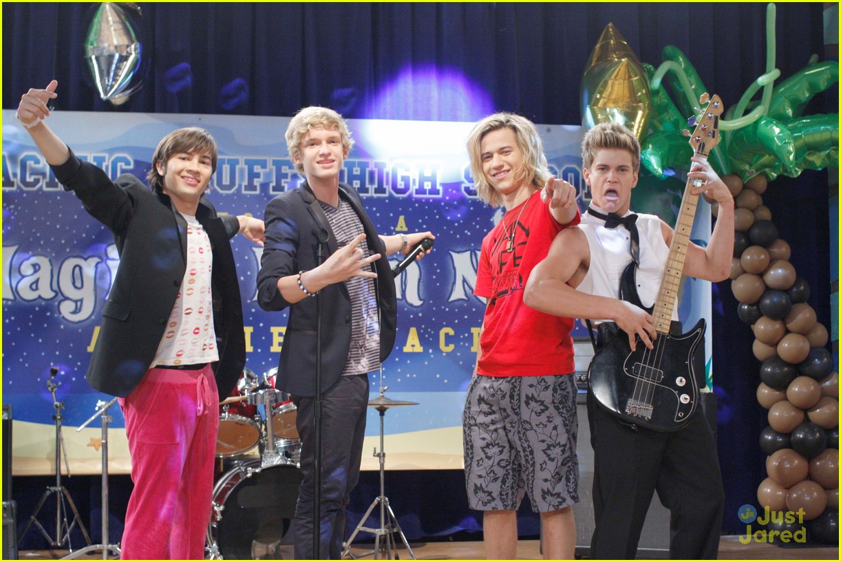 Cody Simpson & Jennette McCurdy: 'Bucket & Skinner' Guest Stars!
