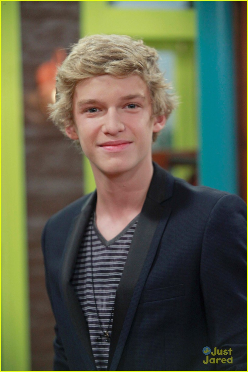 Cody Simpson & Jennette McCurdy: 'Bucket & Skinner' Guest Stars!
