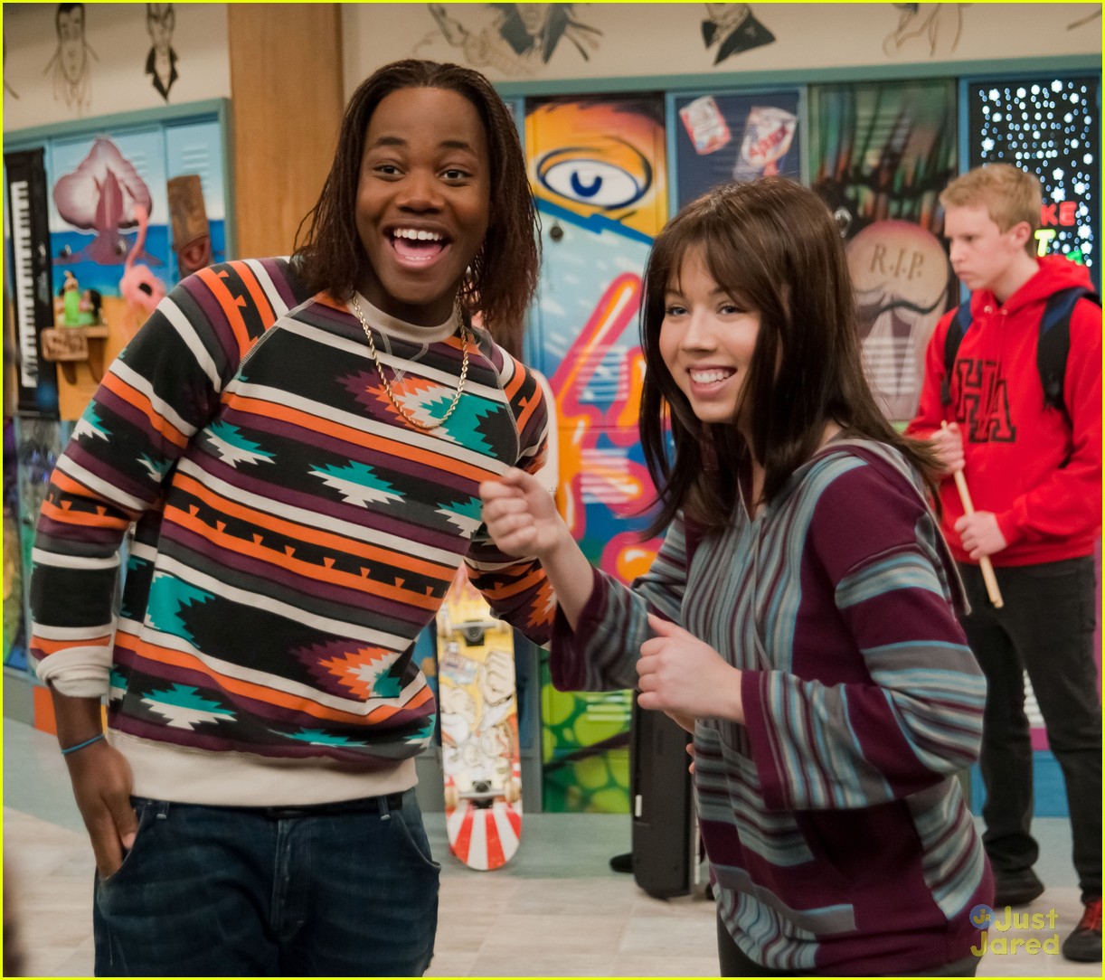 Jennette McCurdy is 'Crazy Ponnie' on 'Victorious'