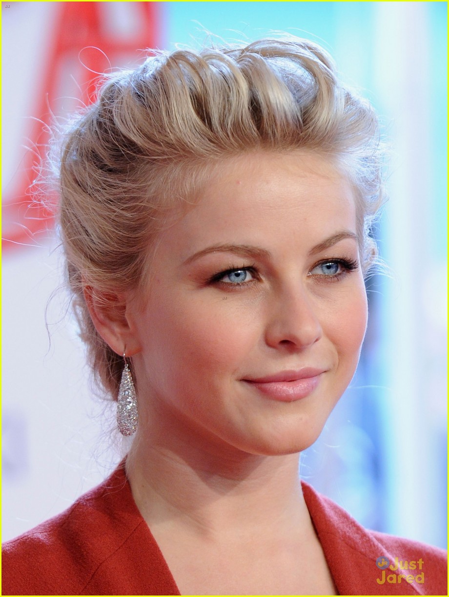 Julianne Hough: CFDA Fashion Awards 2012
