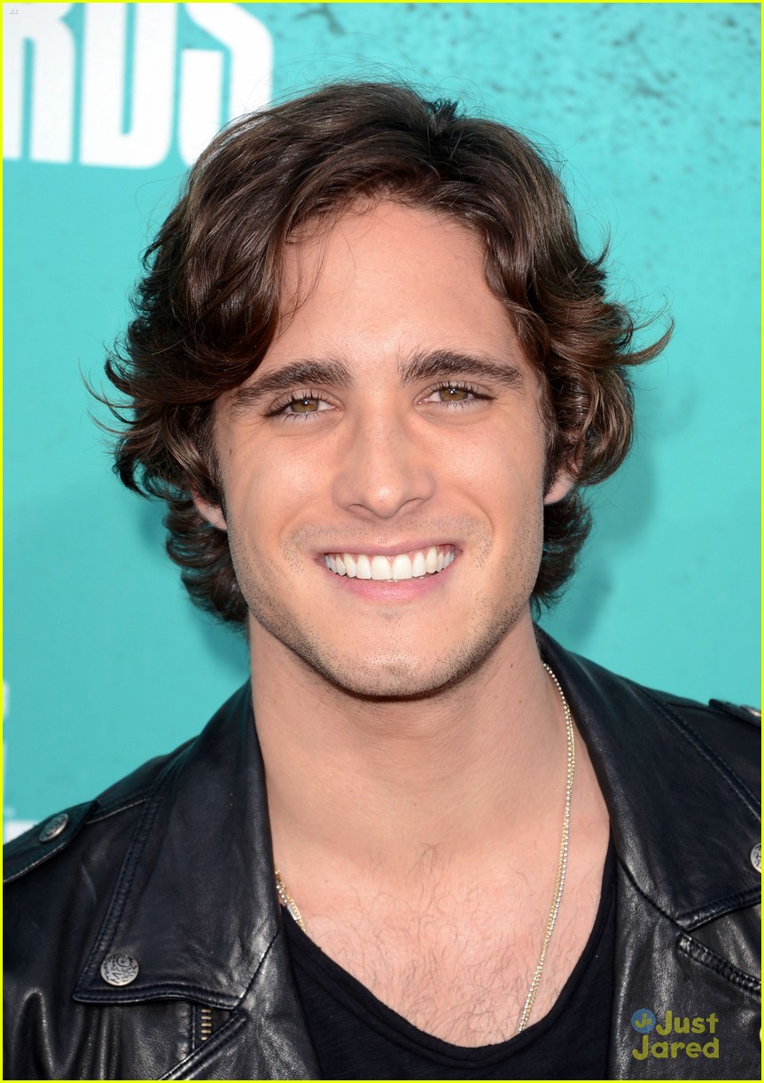 Julianne Hough: MTV Movie Awards 2012 with Diego Boneta