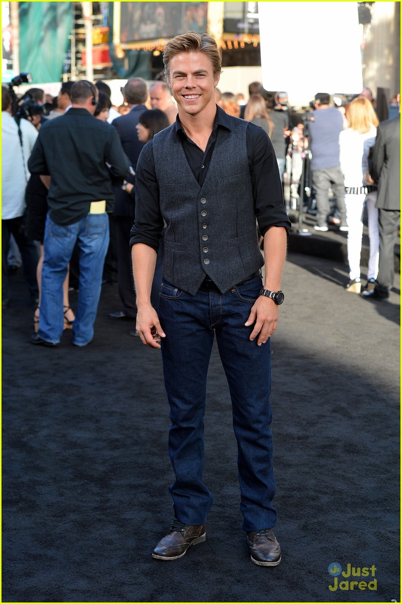 Julianne Hough: 'Rock of Ages' Los Angeles Premiere!