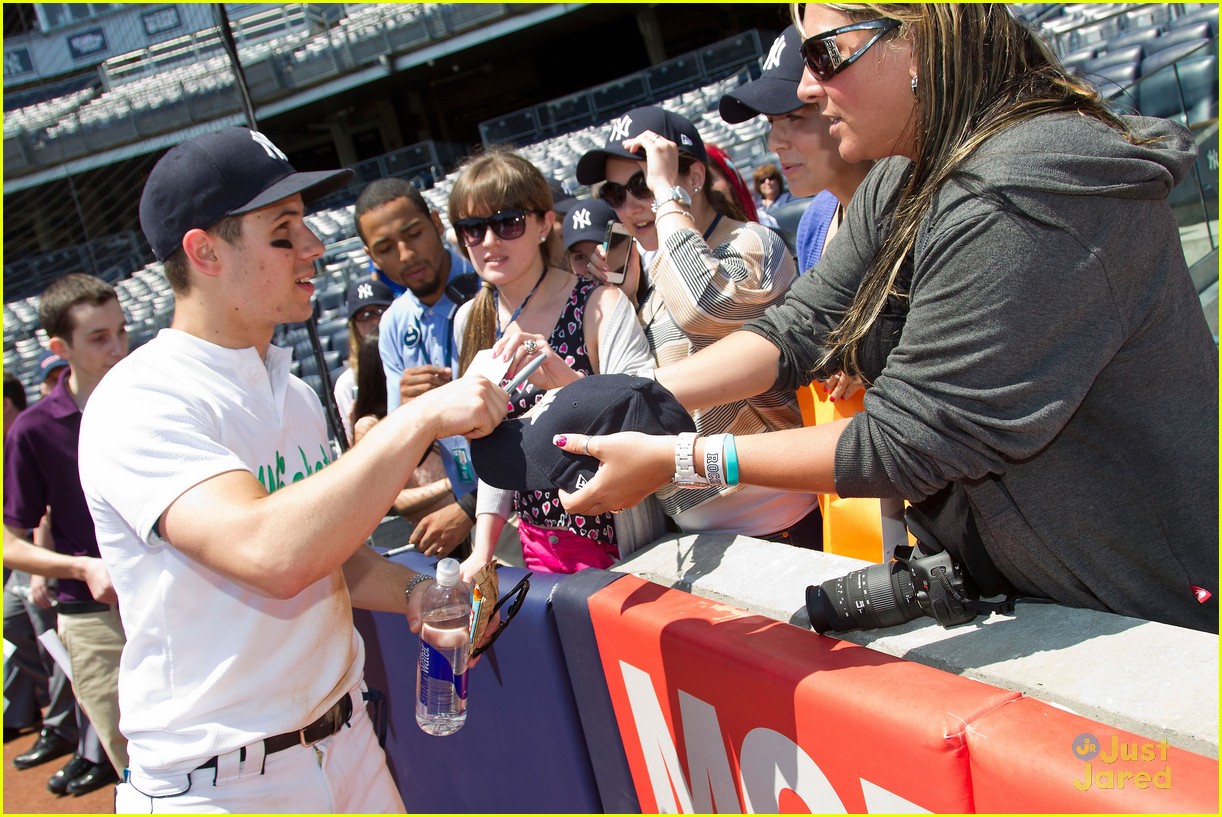 Nick Jonas: Bombers Boomer Broadway Softball Classic!