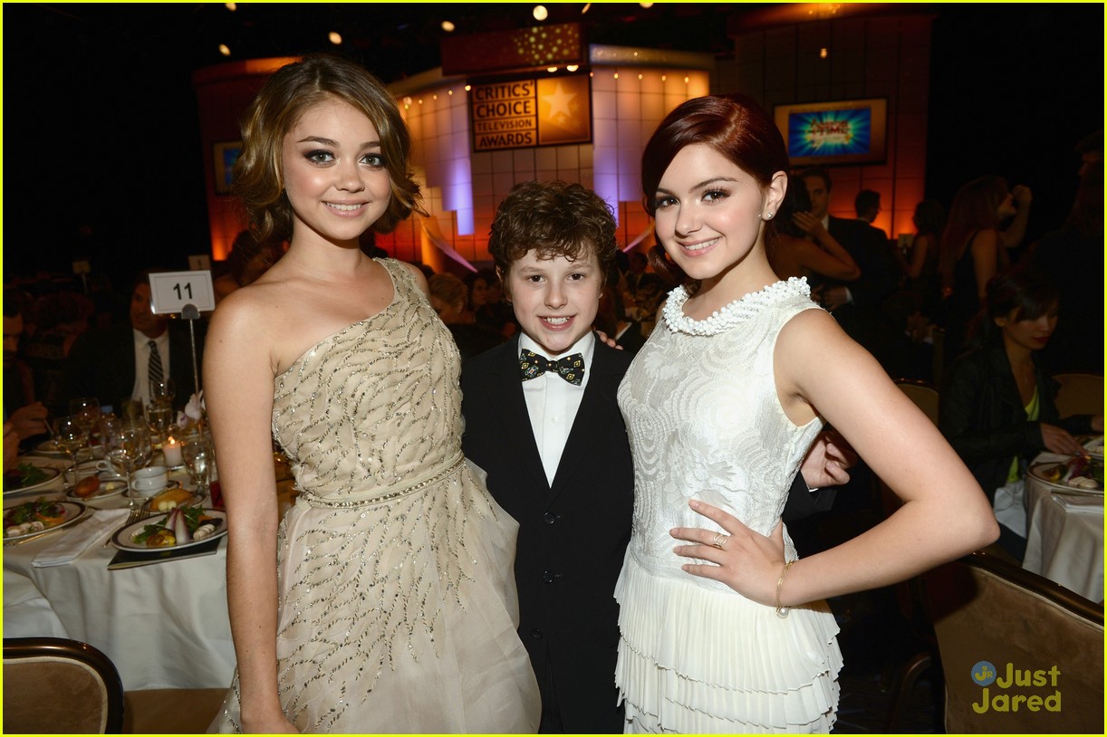Sarah Hyland: Critics' Choice Television Awards with Ariel & Nolan!
