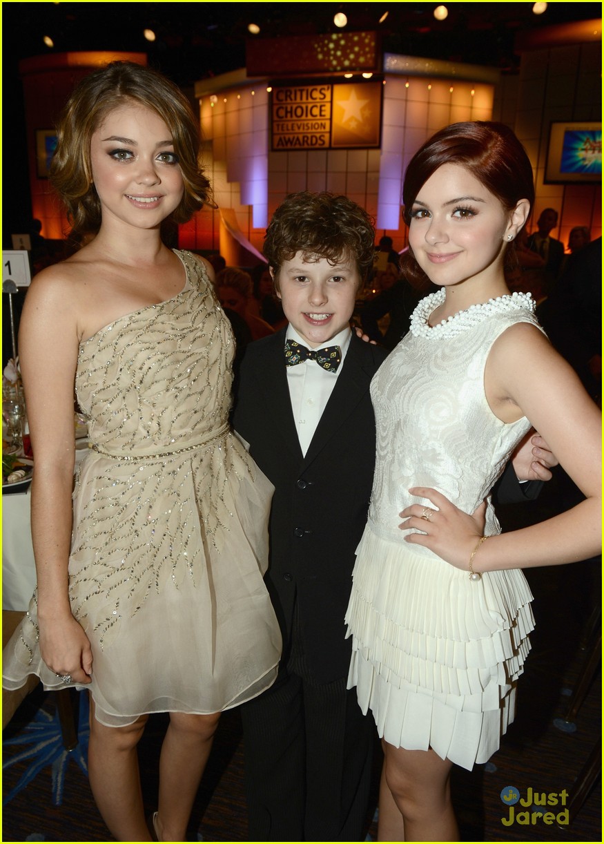 Sarah Hyland: Critics' Choice Television Awards with Ariel & Nolan!
