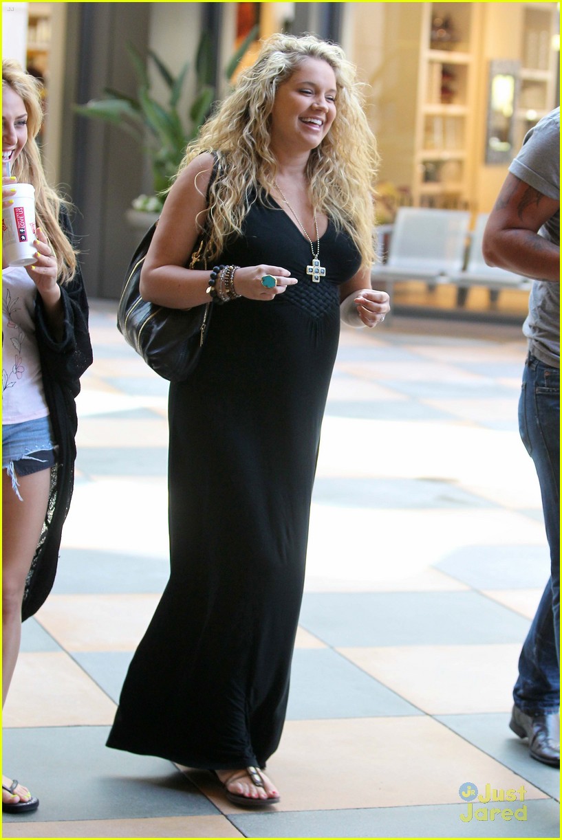 Tiffany Thornton: Cheesecake Factory with Cassie Scerbo