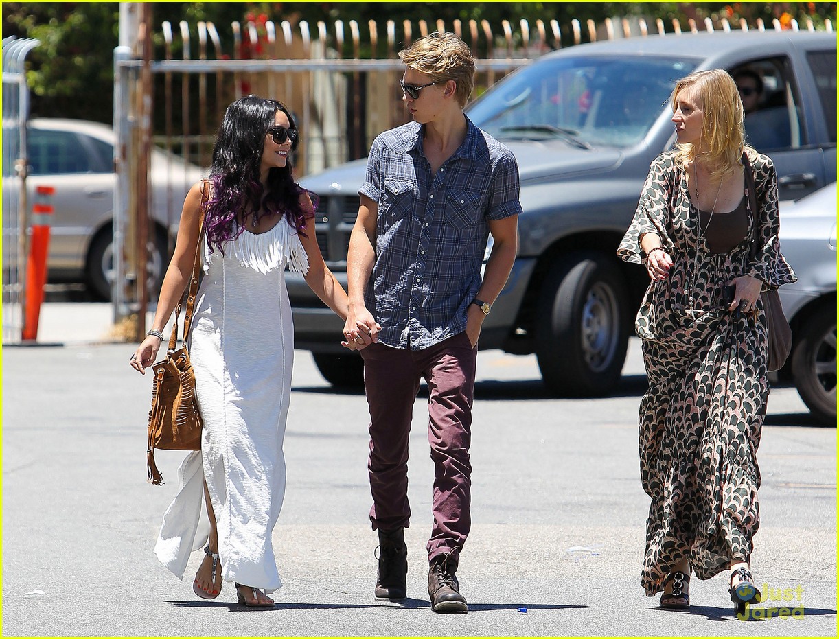 Vanessa Hudgens: Sunday Service with Austin Butler