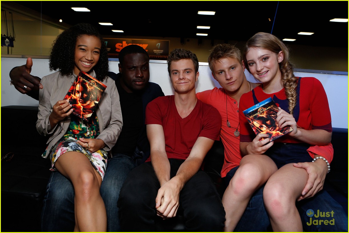 Amandla Stenberg & Willow Shields: 'The Hunger Games' Cast Signing at Comic Con 2012