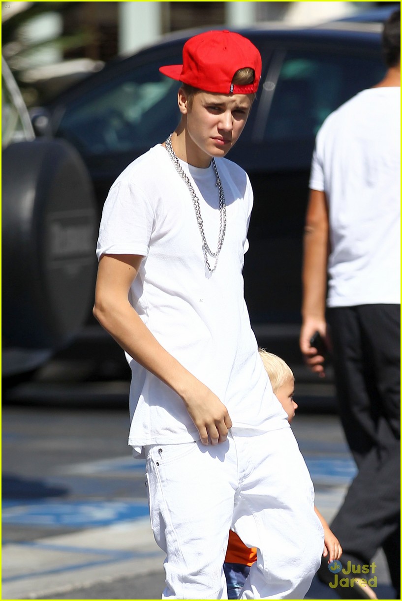 Justin Bieber: Carly Rae Jepsen Is Sworn to Secrecy on Duet