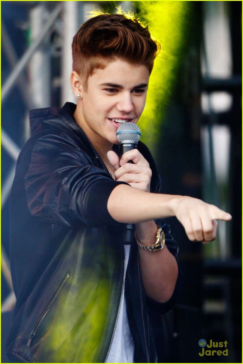 Justin Bieber: Sunrise Concert in Sydney!