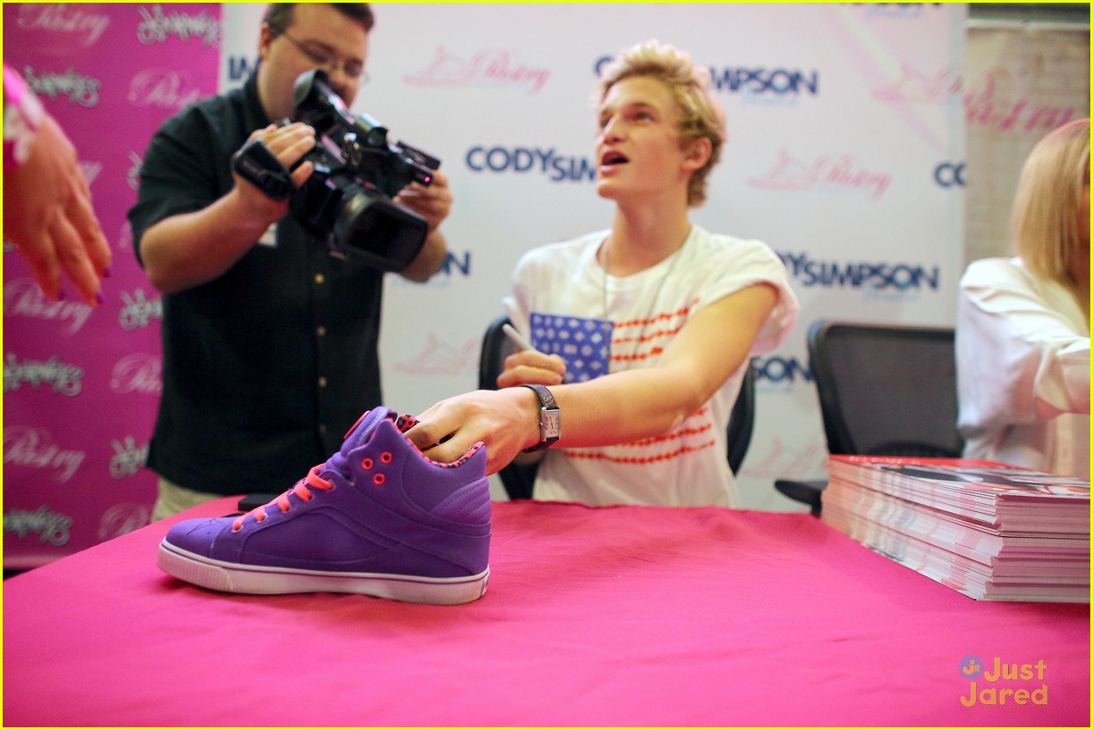 Cody Simpson: Mall of America Meet & Greet!