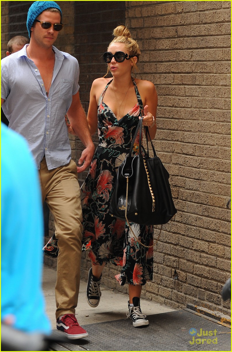 Miley Cyrus & Liam Hemsworth: Philadelphia Twosome