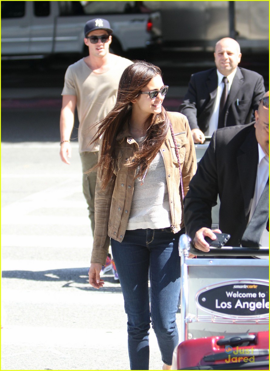Nina Dobrev: 'Vampire Diaries' Cast Takes Flight!