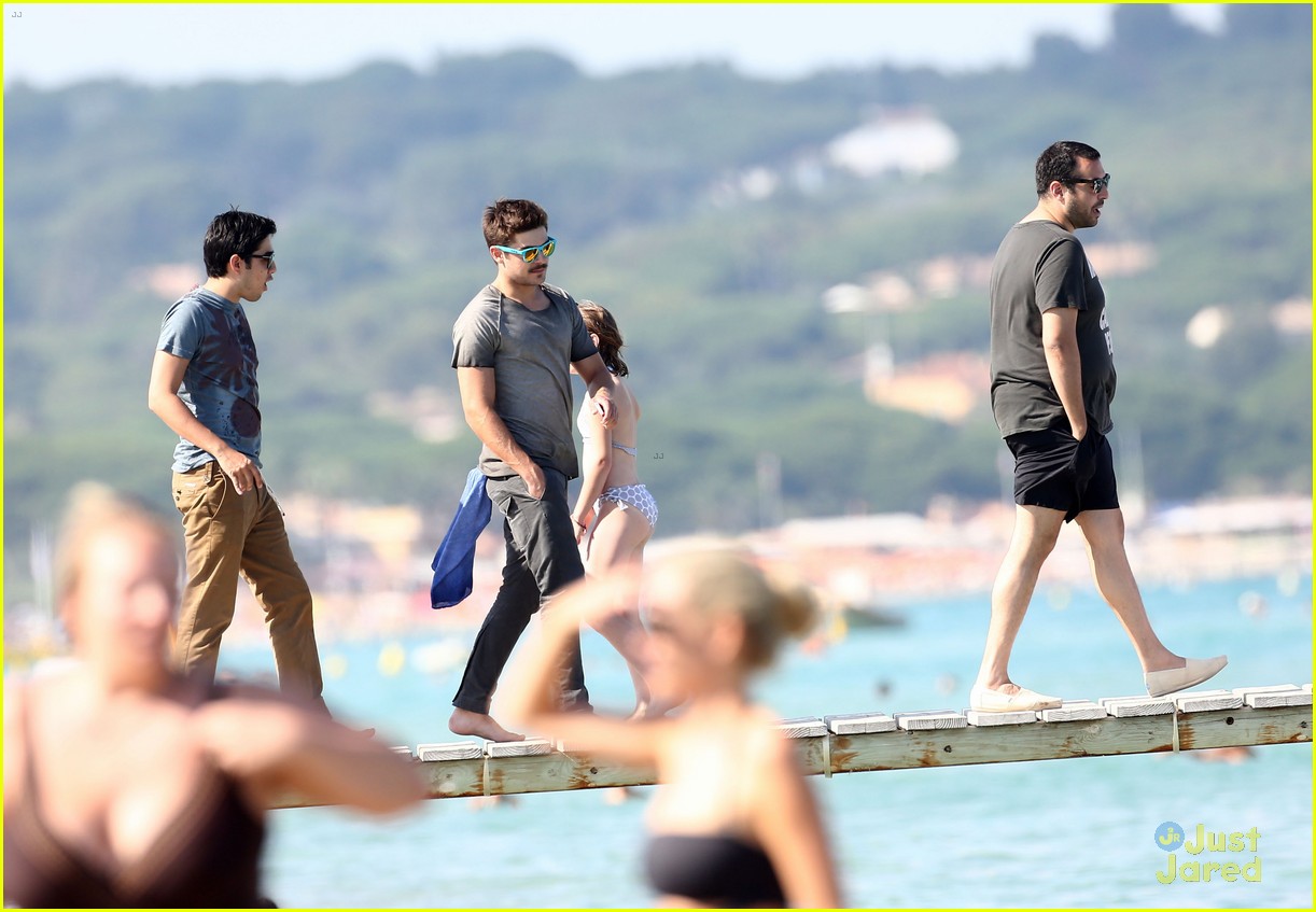 Zac Efron: Shirtless on July 4th in Saint-Tropez!