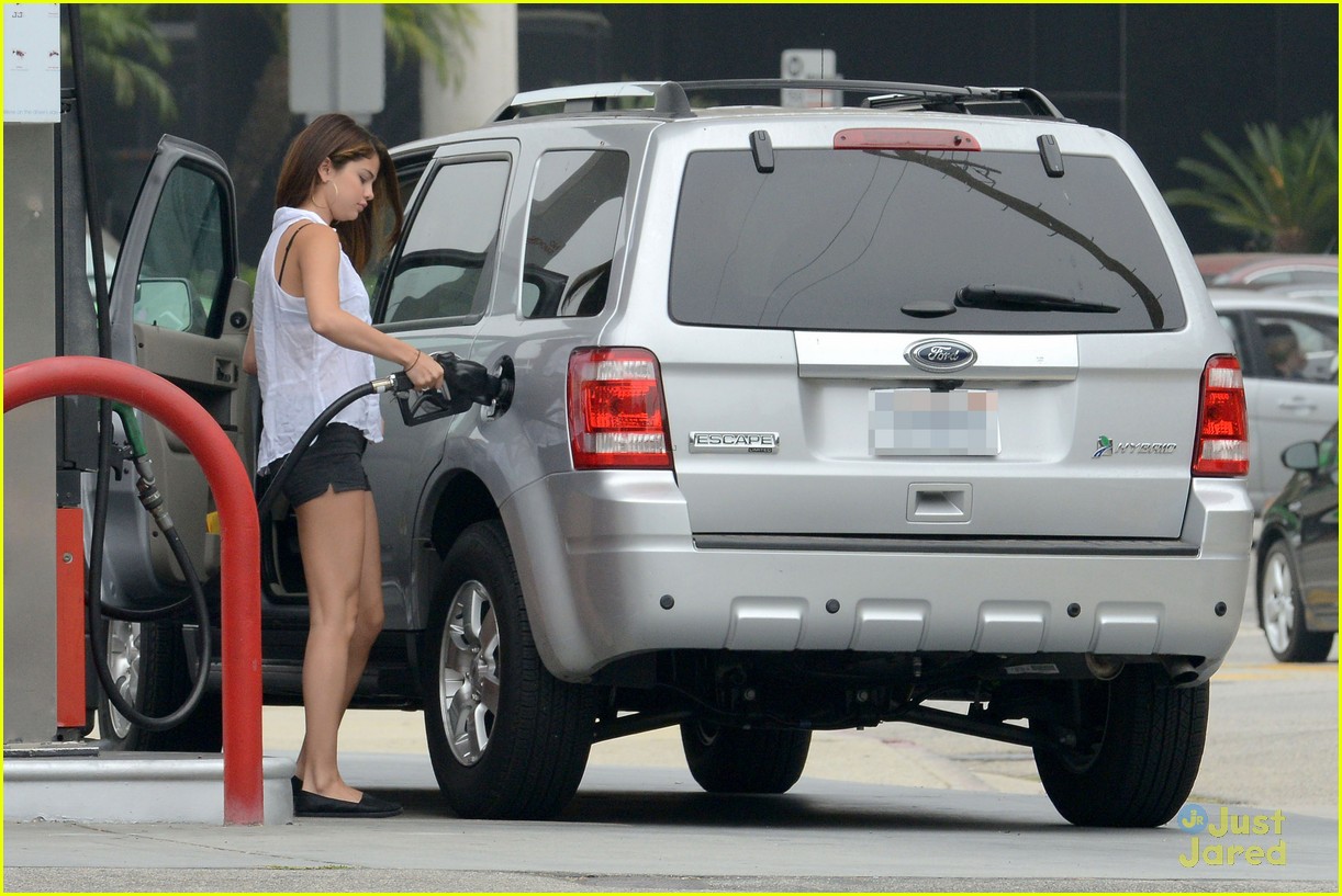 Selena Gomez: Out & About After Break-Up Rumors
