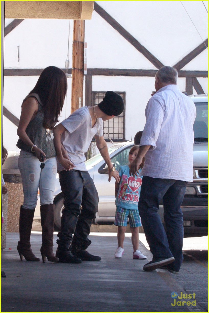 Justin Bieber & Selena Gomez: Sushi Dan's Lunch!