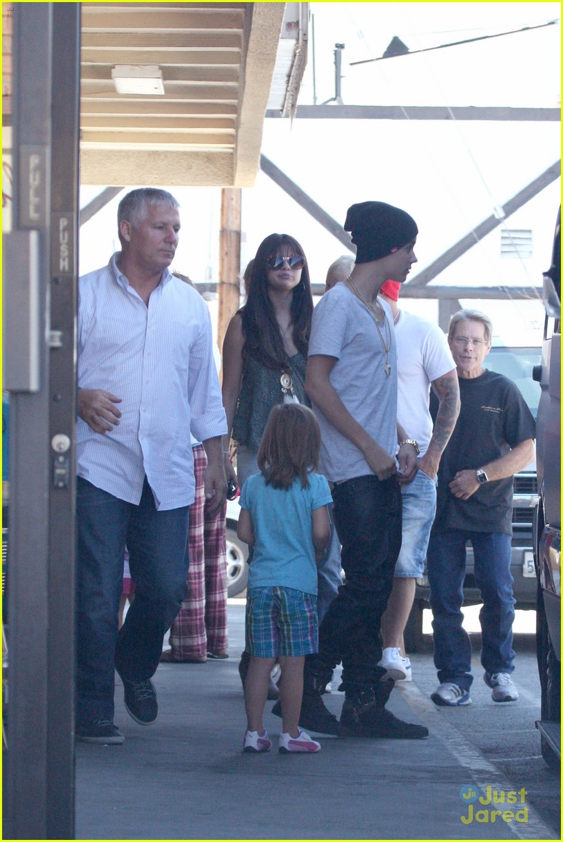 Justin Bieber & Selena Gomez: Sushi Dan's Lunch!