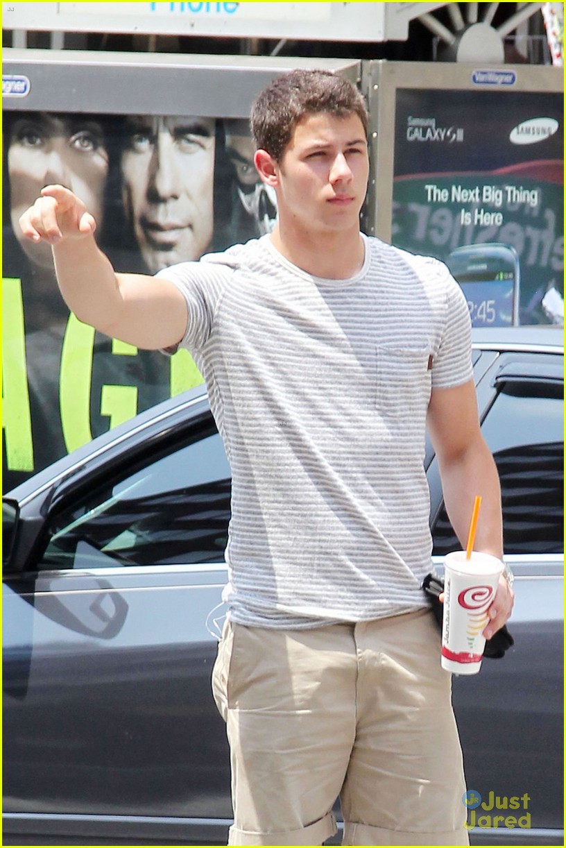 Nick Jonas Joins Instagram!