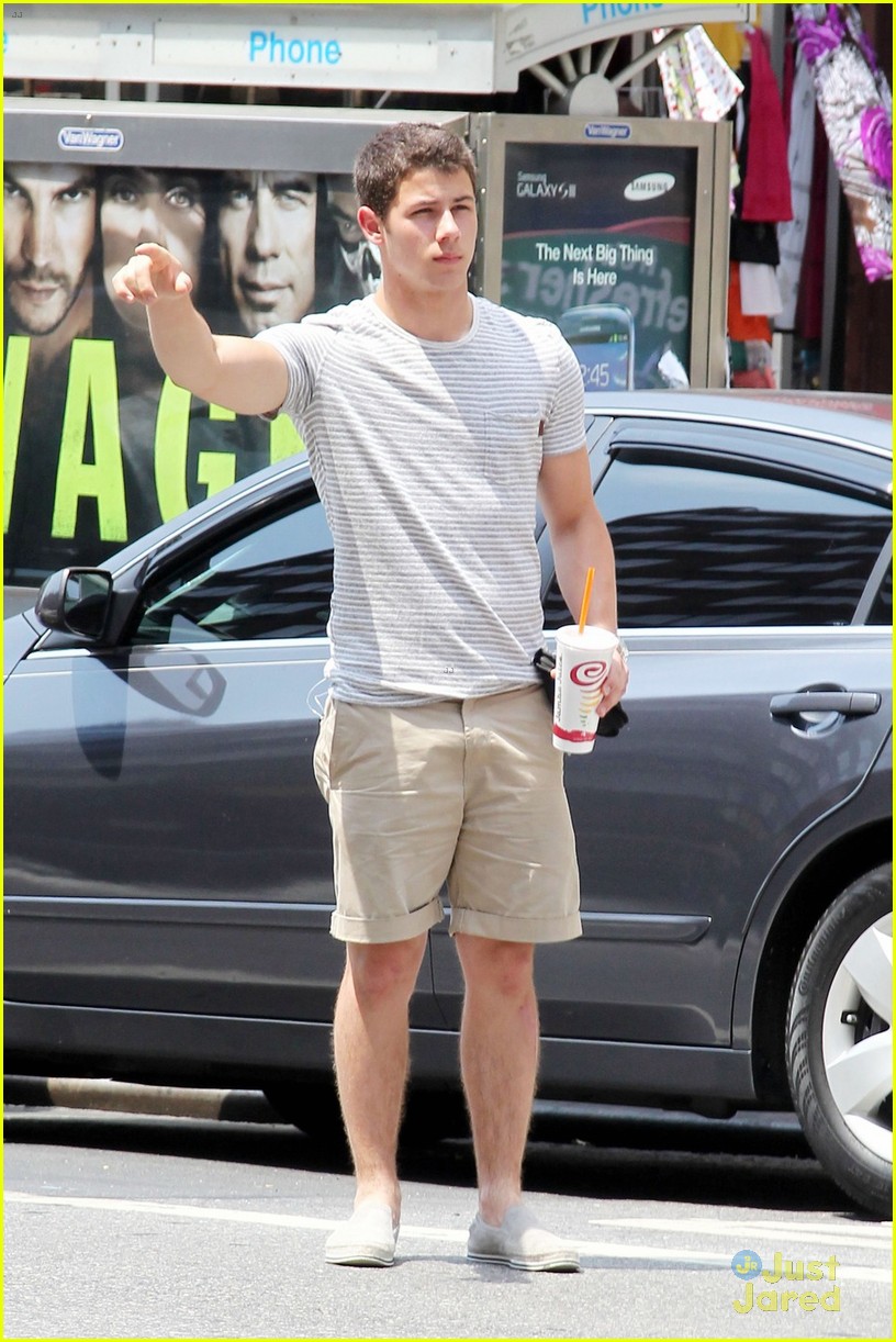 Nick Jonas Joins Instagram!