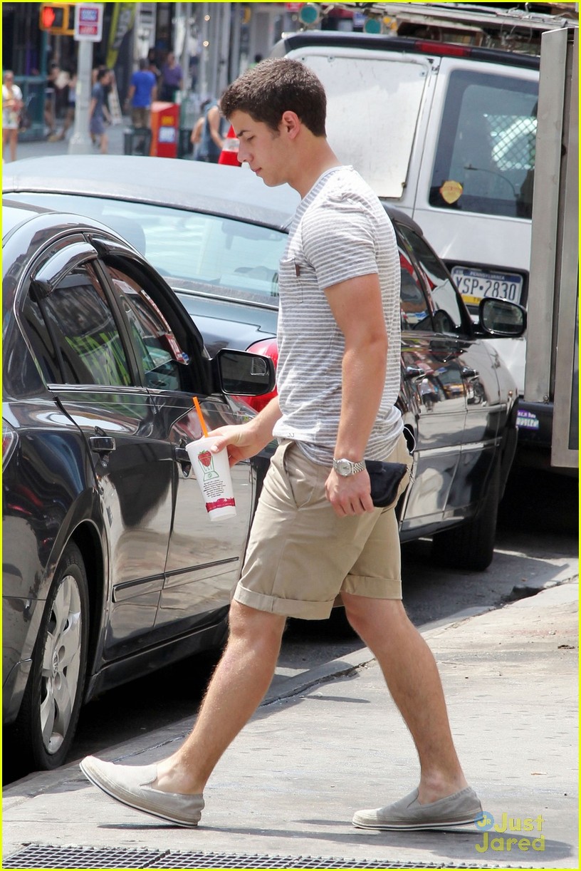 Nick Jonas Joins Instagram!