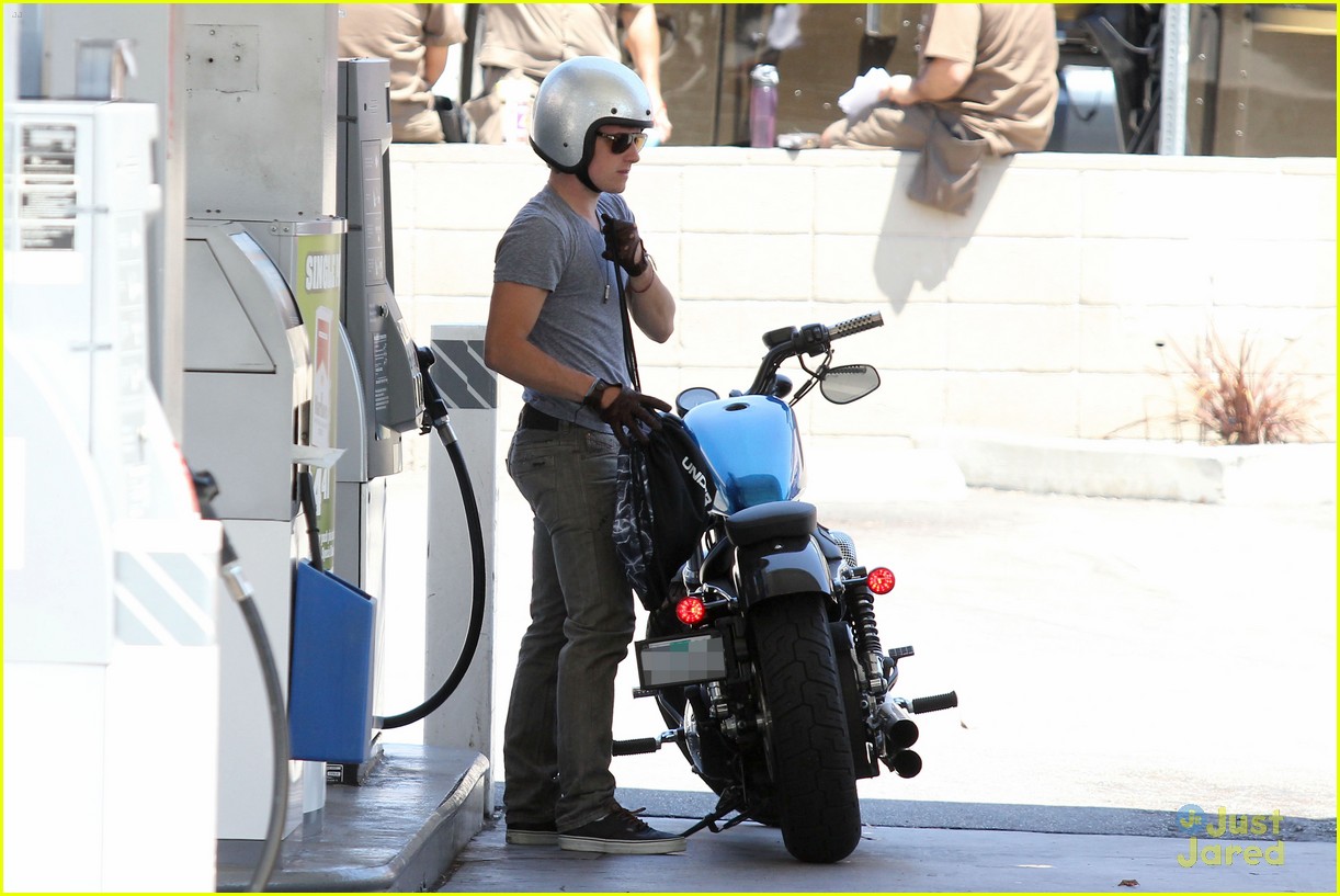 Josh Hutcherson: Fill 'Er Up!