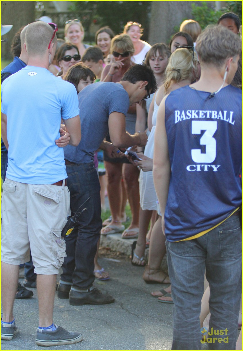 Taylor Lautner: 'Grown Ups 2' Set