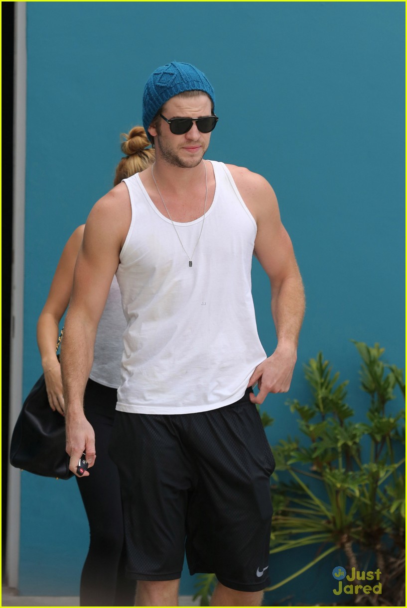 Miley Cyrus & Liam Hemsworth: Pilates Pair