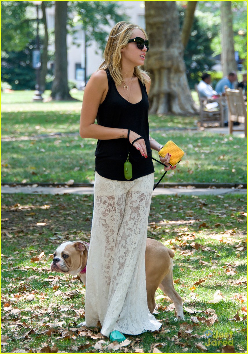 Miley Cyrus: Park Day with Ziggy in Philadelphia