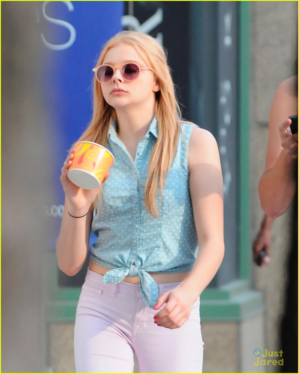Chloe Moretz: Ice Cream Beauty!