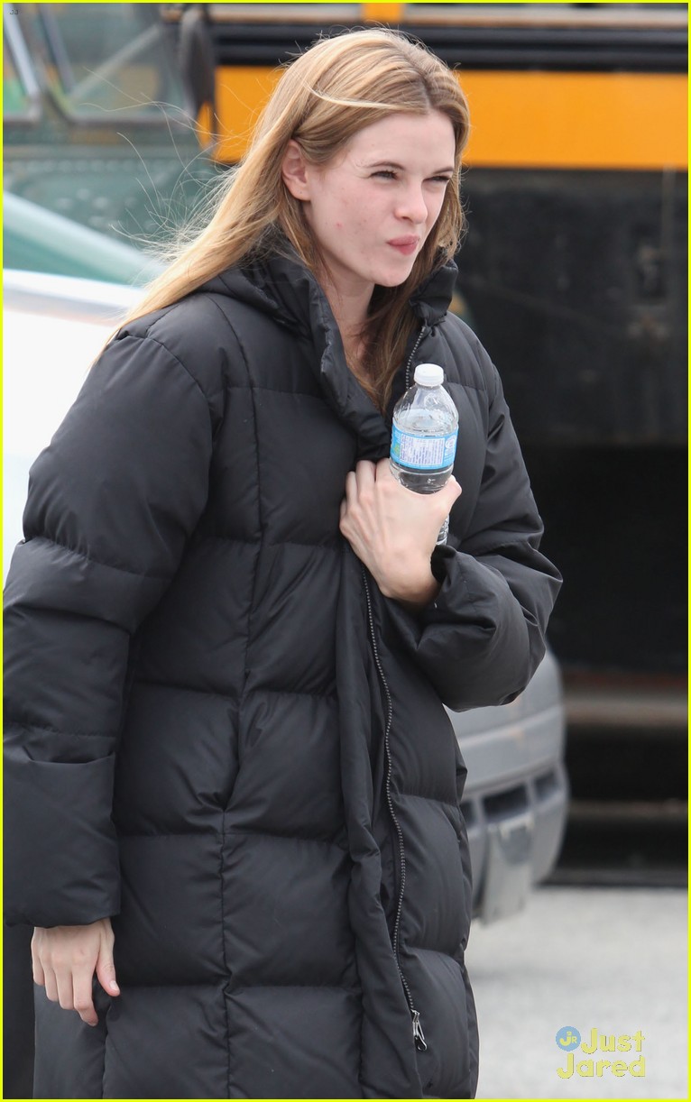 Danielle Panabaker: Bundled Up on 'Nearlyweds'