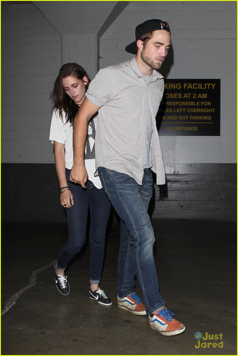 Kristen Stewart & Robert Pattinson: Hotel Cafe Couple