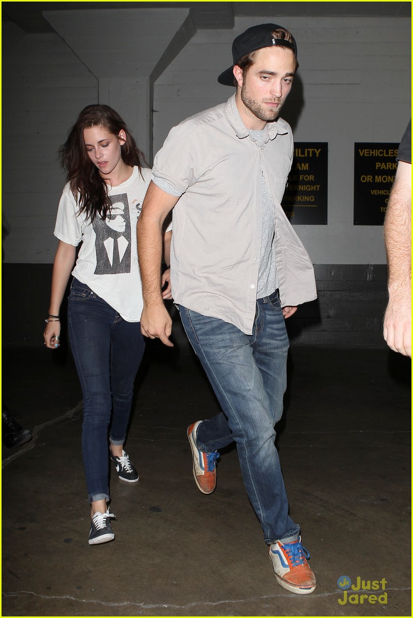 Kristen Stewart & Robert Pattinson: Hotel Cafe Couple