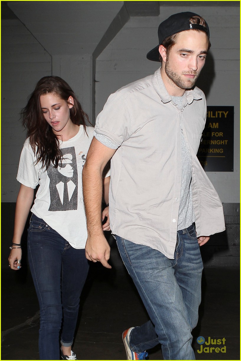 Kristen Stewart & Robert Pattinson: Hotel Cafe Couple