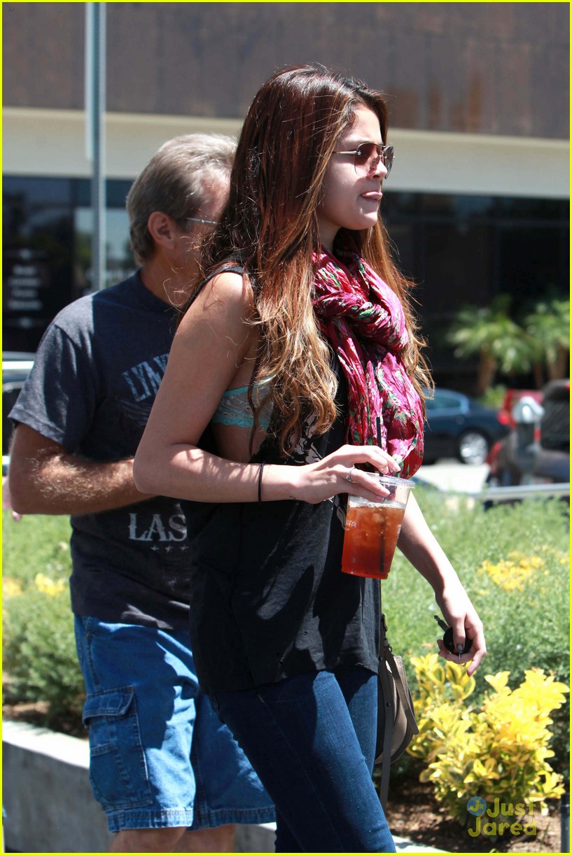 Selena Gomez: Panera Bread Pretty