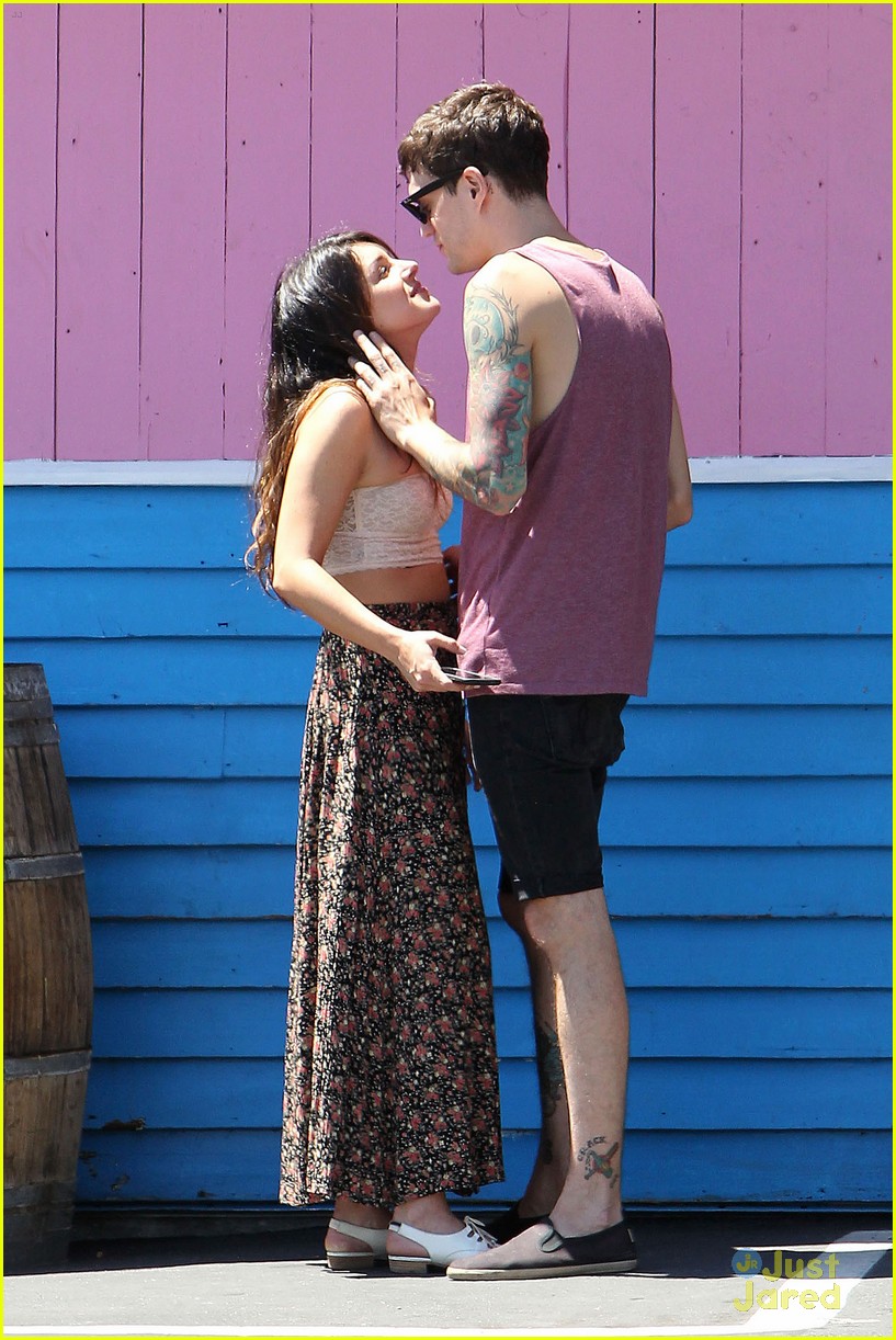 Shenae Grimes: Pink Taco Kisses with Josh Beech