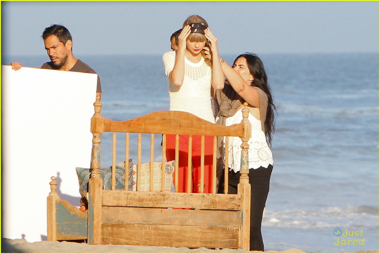 Taylor Swift: Beach Shoot Beauty