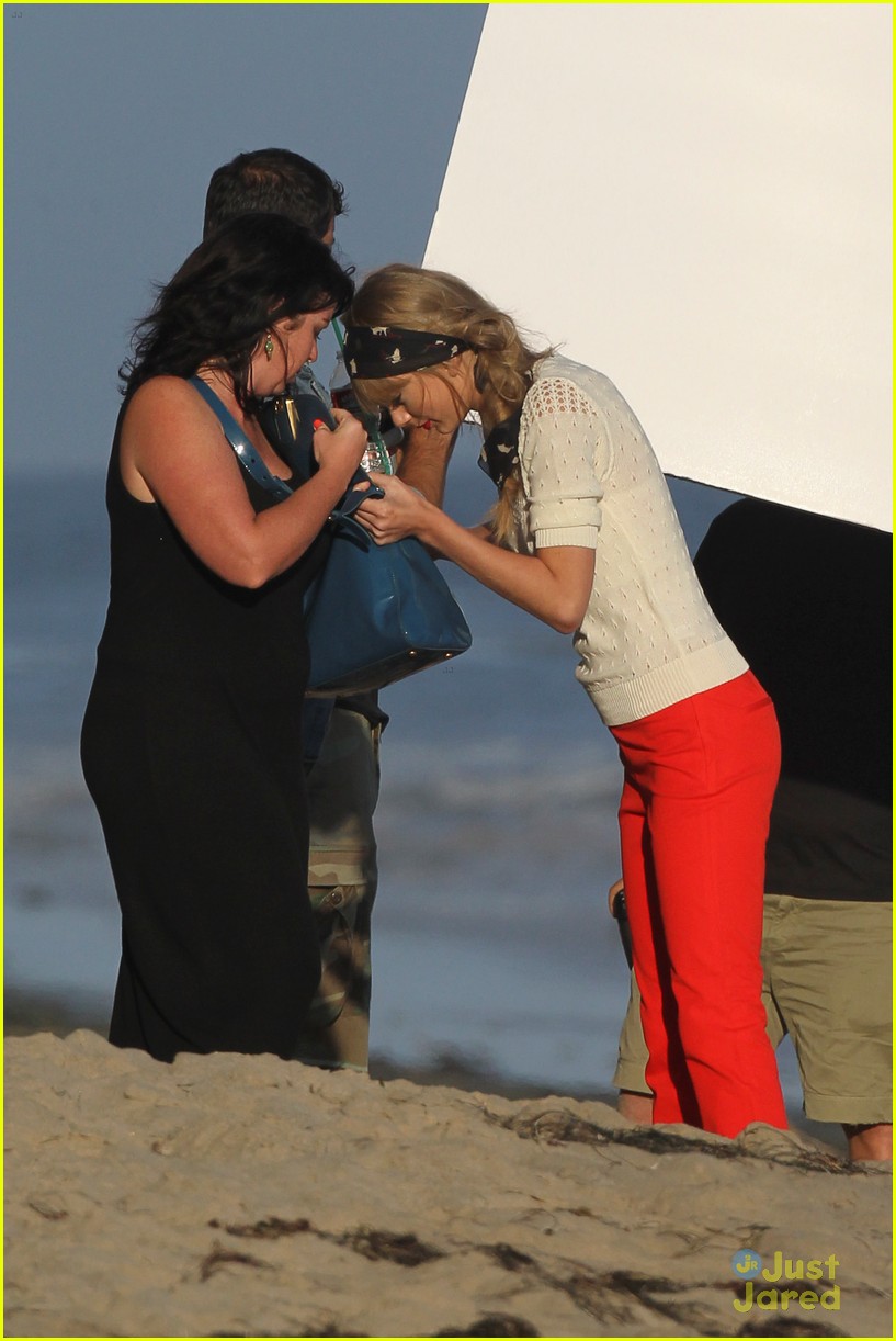 Taylor Swift: Beach Shoot Beauty