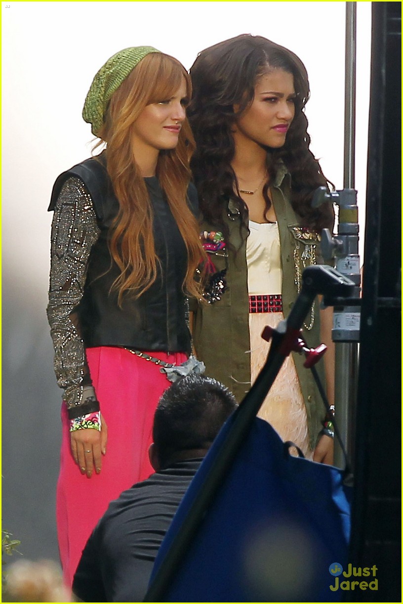 Bella Thorne & Zendaya: 'Shake It Up' Set Pics!