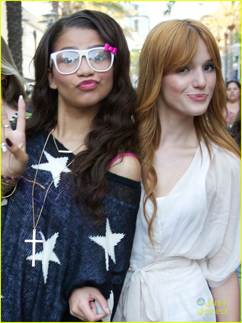 Bella Thorne & Zendaya: 'Shake It Up' Set Pics!