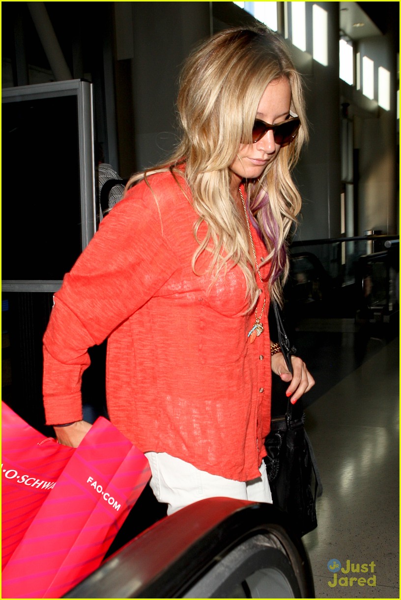 Ashley Tisdale: Airport Chic Arrival