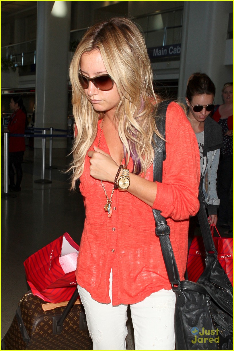 Ashley Tisdale: Airport Chic Arrival