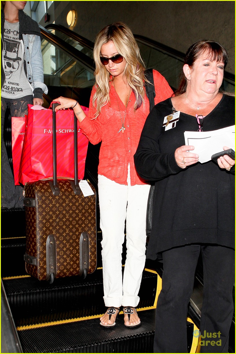 Ashley Tisdale: Airport Chic Arrival