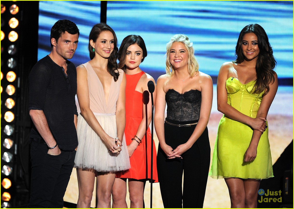Troian Bellisario & Sasha Pieterse - Teen Choice Awards 2012