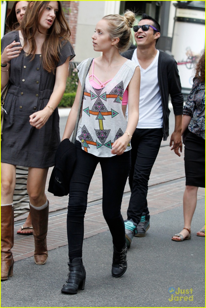 Megan Park: Tyler Hilton's Grove Concert!