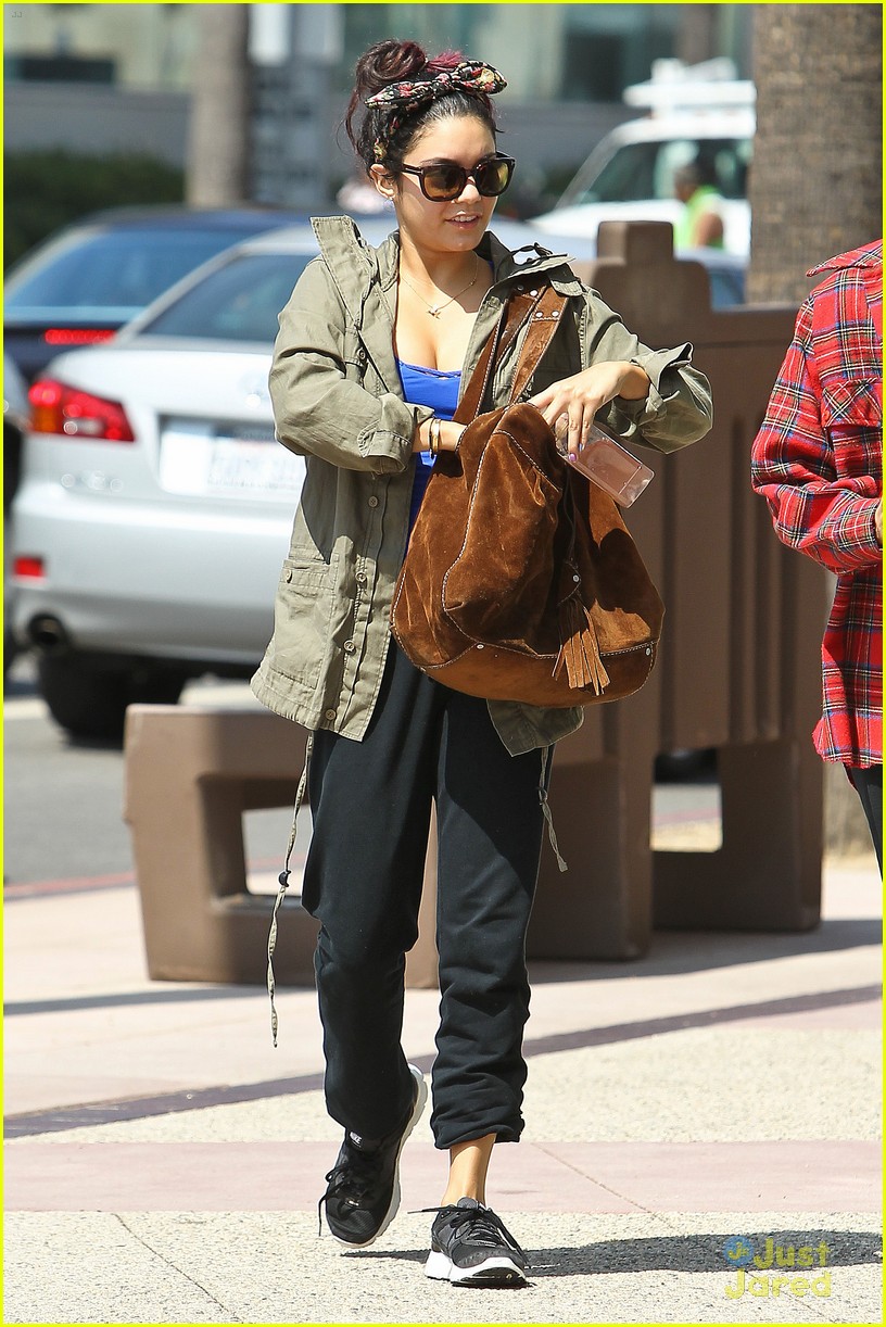 Vanessa Hudgens: Bow Tie Head Band!