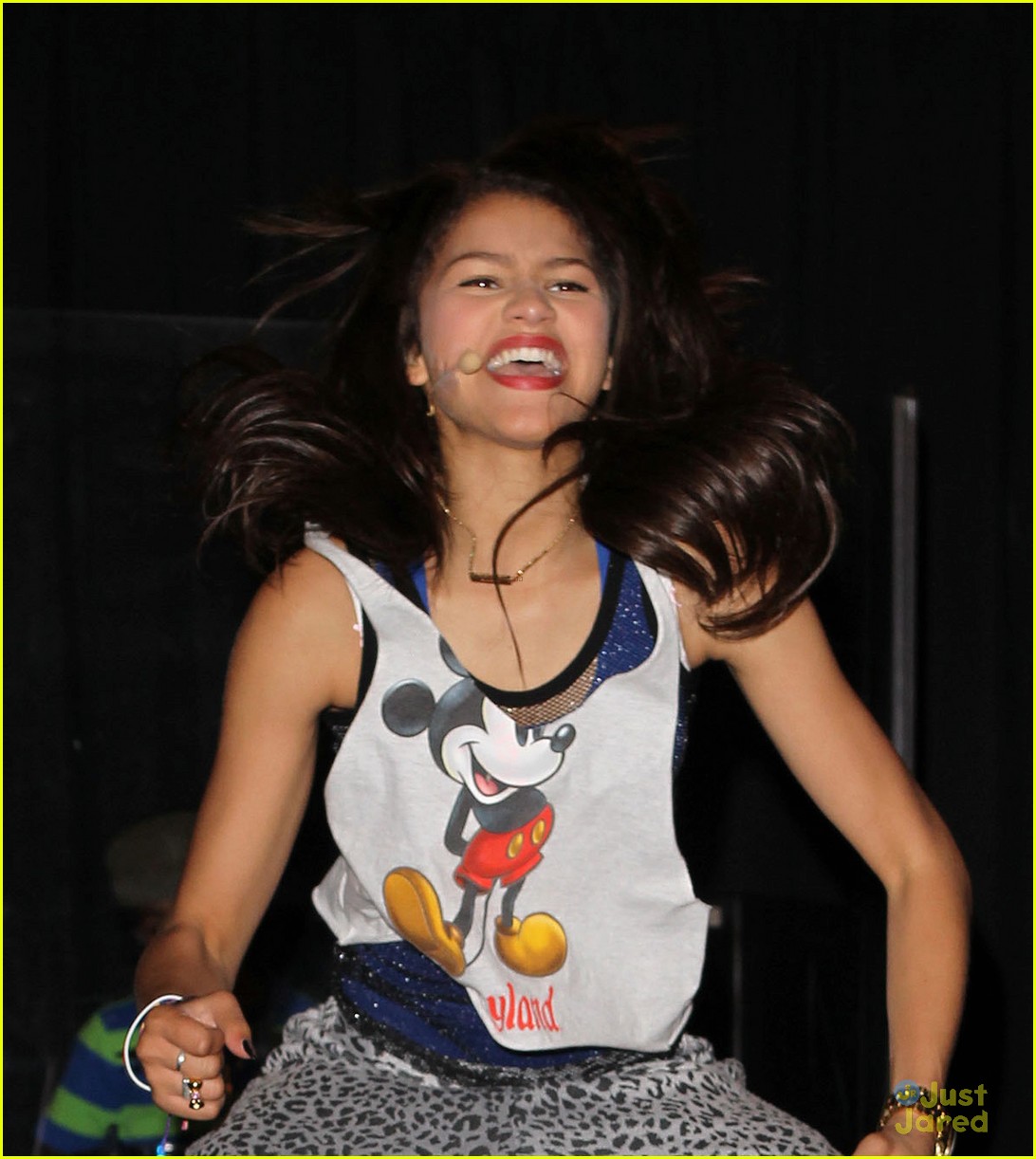 Zendaya: Zwaggers Tour Rehearsal!