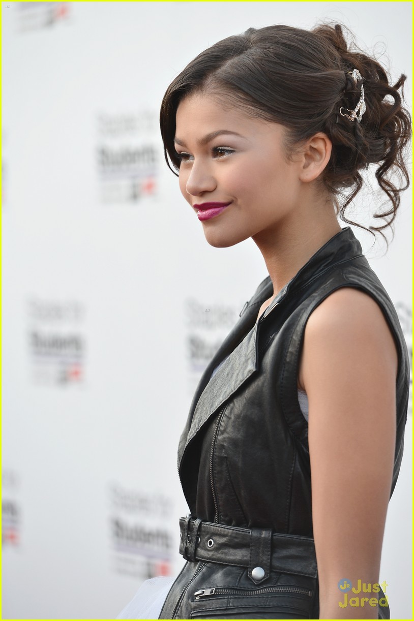 Zendaya: Staples For Students School Supply Drive 2012