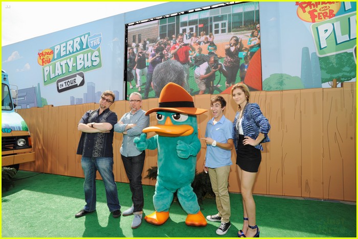 Alyson Stoner & Vincent Martella Find Perry The Platypus at the Pier!