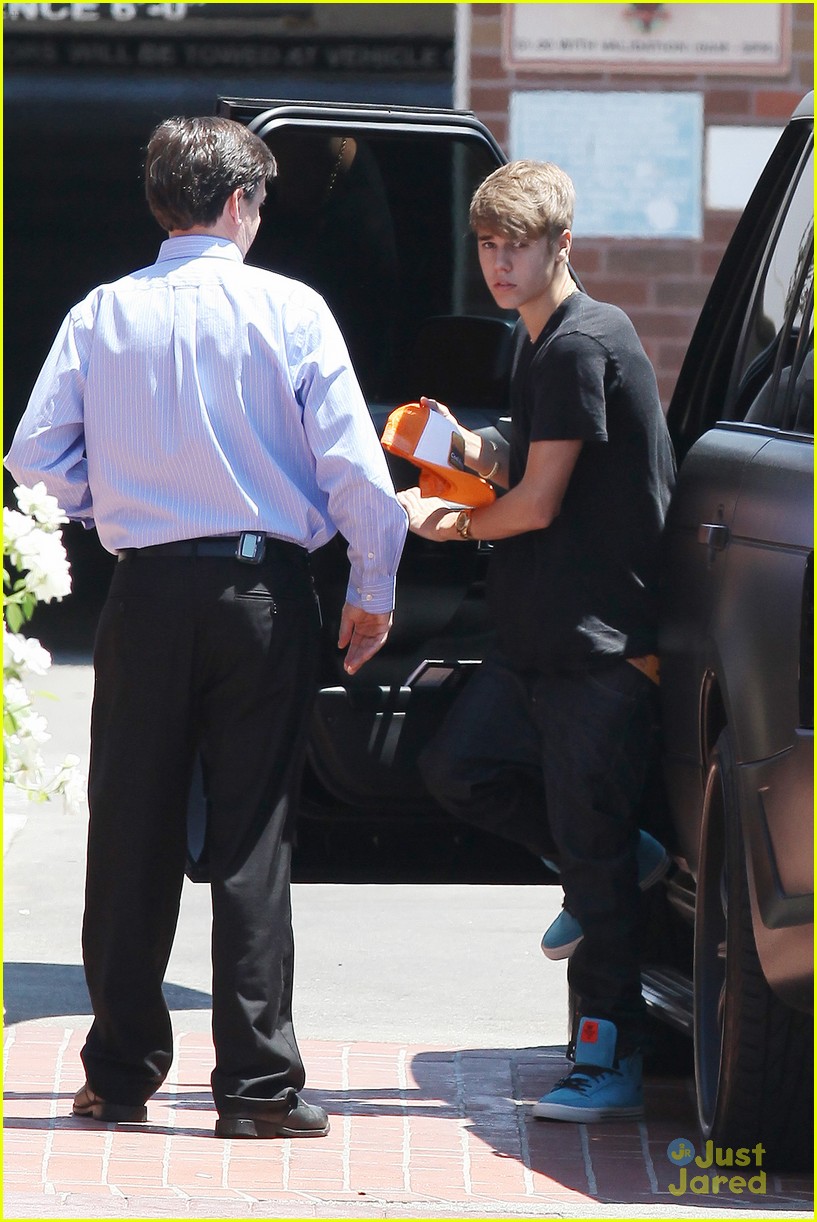 Selena Gomez & Justin Bieber: Lunch at BJs