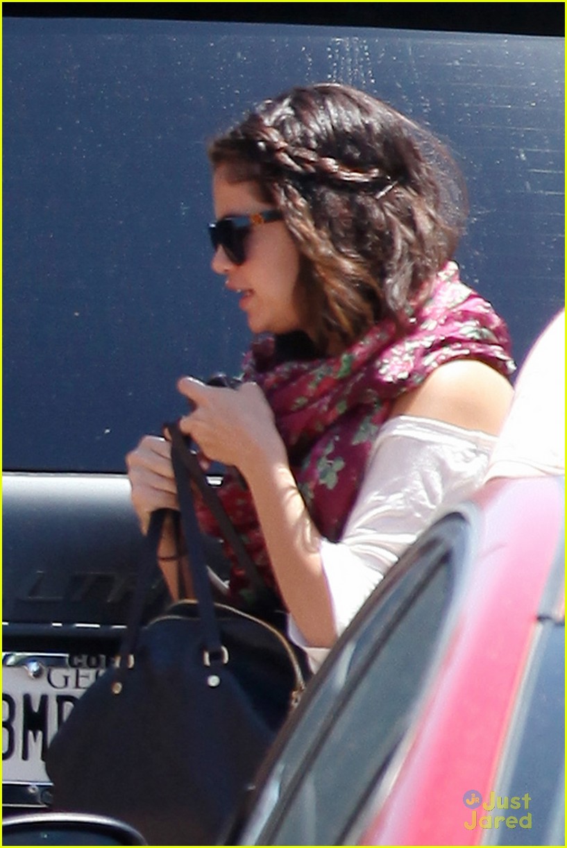 Selena Gomez & Justin Bieber: Lunch at BJs